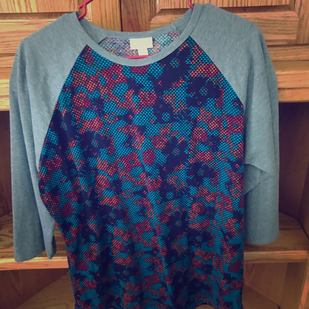 Lularoe Randy tee